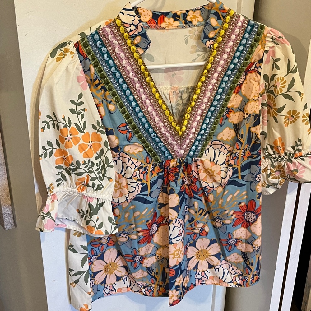 Blouse - Picture 2 of 3